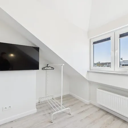 Bright With Air Conditioning Near The Copernicus Science Center In By Renters * Warsaw