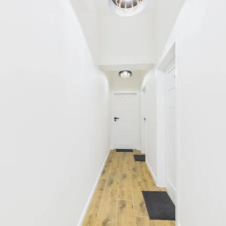 Bright With Air Conditioning Near The Copernicus Science Center In By Renters Apartment
