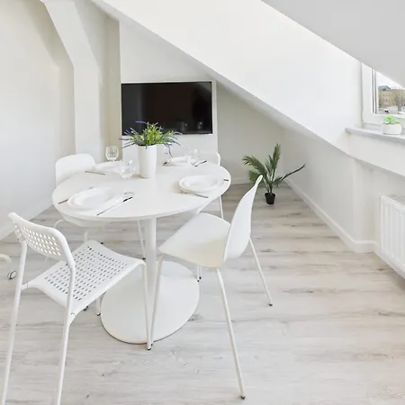 Bright With Air Conditioning Near The Copernicus Science Center In By Renters Warsaw