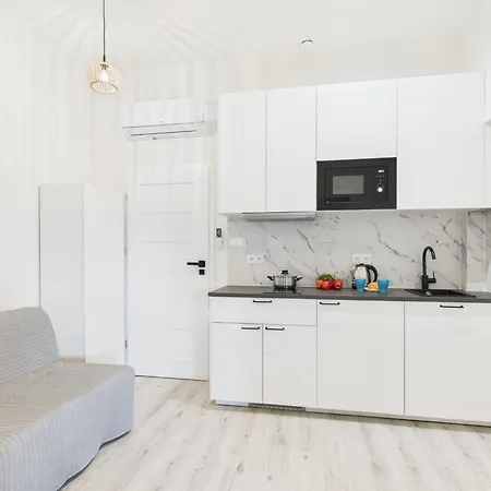 Bright With Air Conditioning Near The Copernicus Science Center In By Renters Warsaw