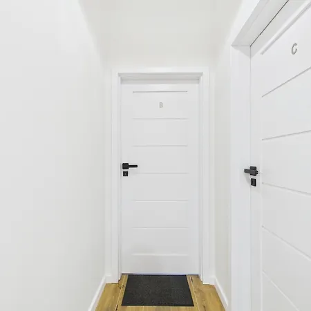Lejlighed Bright With Air Conditioning Near The Copernicus Science Center In By Renters *