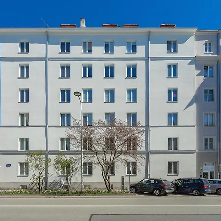 Bright With Air Conditioning Near The Copernicus Science Center In By Renters * Warsaw
